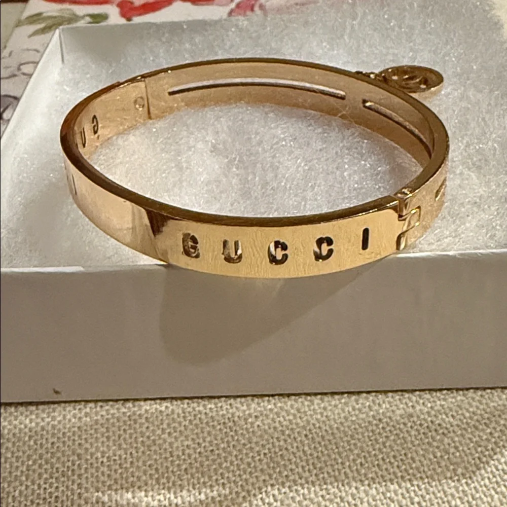 Fashion jewelry CC Gold Bangle Bracelet with Crystal Accents - Picture 8 of 8